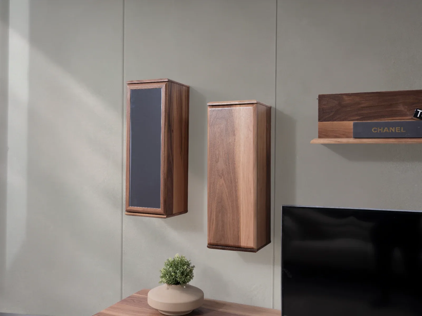 BUGATTİ TV ÜNİTESİ